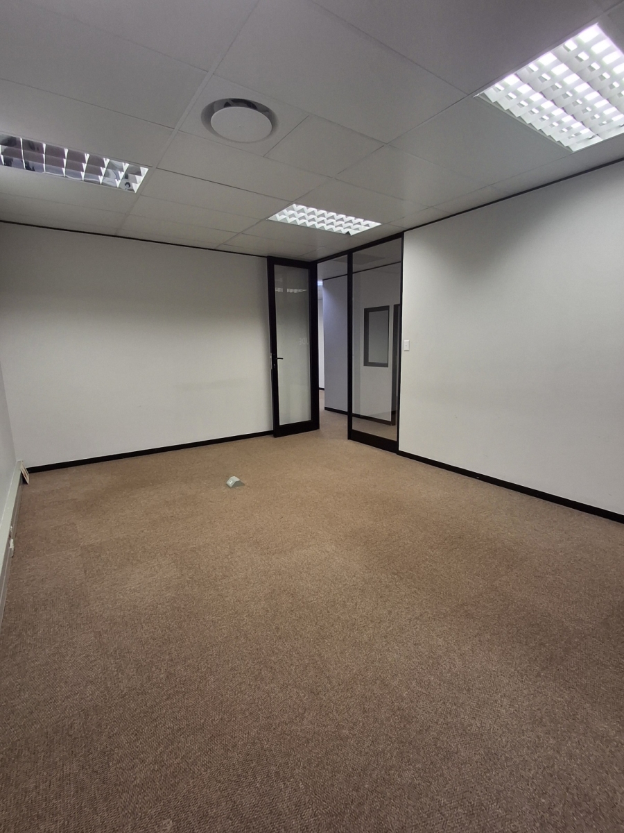 To Let Commercial Property for Rent in Vincent Eastern Cape